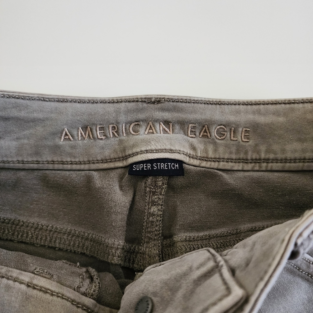 American Eagle Cargo Pants Size 2 - Picture 7 of 9